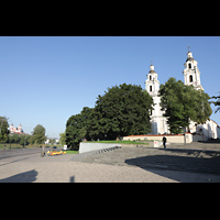 Vilnius, Šv. arkangelo Rapolo bažnycia (Erzengel Raphael), Blick vom Platz vor der Kirche auf die Fassade