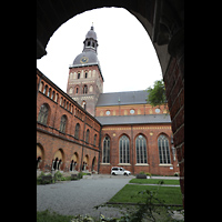 Riga, Mariendom, Blick vom südlichen Kreuzgang auf den Dom