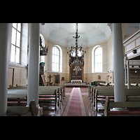 Pärnu, Elisabeti kirik, Hauptschiff in Richgtung Chor