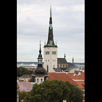 Tallinn (Reval), Oleviste Kirik (Olai-Kirche), Blick von der Stadtmauer auf dem Domberg auf die Kirche