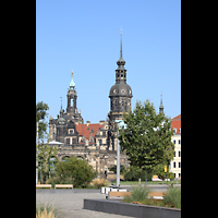 Dresden, Kathedrale Ss. Trinitatis (ehem. Hofkirche), Blick vom Zwinger auf den Turm der Kathedrale