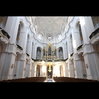 Dresden, Kathedrale (ehem. Hofkirche), Innenraum in Richtung Orgel