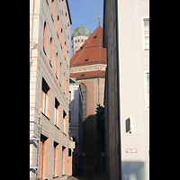 München, Liebfrauendom, Blick durch die Filserbräugasse auf den Chor