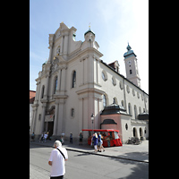 Mnchen (Munich), Hailig-Geist-Kirche, Fassade, Ansicht vom Viktualienmarkt