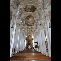 Mnchen (Munich), Hailig-Geist-Kirche, Hauptschiff in Richtung Chor