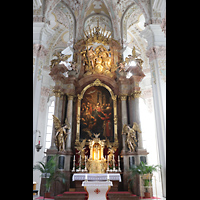 Mnchen (Munich), Hailig-Geist-Kirche, Figuren auf dem Hochaltar und Deckenfresken in der Apsis