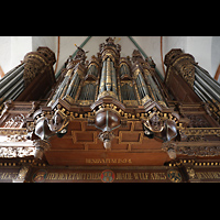 Lbeck, St. Jakobi (Kleine Orgel), Blick von der unteren Empore aufs Rckpositiv und die Pedaltrme