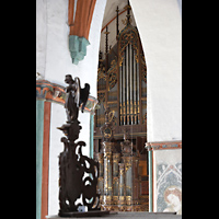 Lbeck, St. Jakobi (Positiv), Blick von der Empore der kleinen Orgel zur Hauptorgel