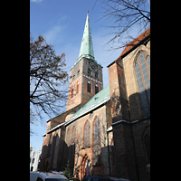 Lbeck, St. Jakobi, Hauptturm und sdliches Seitenschiff