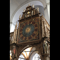 Lübeck, Dom (Hauptorgel), Kirchenuhr (1628) am Lettner von Bernt Notke (1477) mit