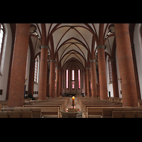 Lübeck, Propsteikirche Herz-Jesu, Innenraum in Richtung Chor