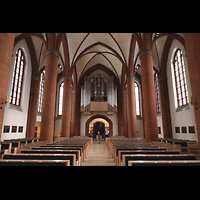 Lübeck, Propsteikirche Herz-Jesu, Innenraum in Richtung Orgel