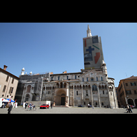 Modena, Duomo, Seitenansicht mit Porta Regia