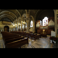 Torino (Turin), Santa Rita, Hauptschiff mit alter und neuer Orgel