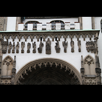 Augsburg, Dom St. Maria (Langhausorgel), Figuren über dem Südportal