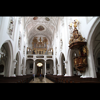 Landsberg am Lech, Stadtpfarrkirche Mariä-Himmelfahrt, Hauptschiff / Innenraum in Richtung Orgel
