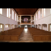 Detmold, Heilig-Kreuz-Kirche, Innenraum in Richtung Orgel