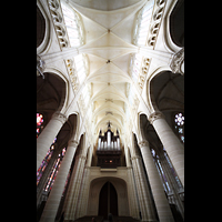 Châlons-en-Champagne, Cathédrale Saint-Etienne, Gewölbe im Hauptschiff und Orgel