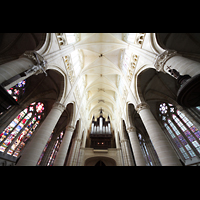 Chalons-en-Champagne, Cathédrale Saint-Etienne, Innenraum in Richtung Orgel