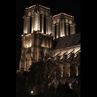 Paris, Cathédrale Notre-Dame (Hauptorgel), Doppeltürme bei Nacht
