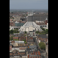 Liverpool, Anglican Cathedral (Hauptorgelanlage), Blick vom Turm zur Metropolitan Cathedral