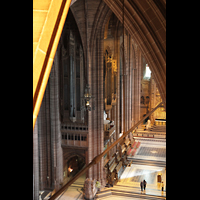 Liverpool, Anglican Cathedral (Hauptorgelanlage), Blick vom Umgang der Obergaden in Richtung Orgel