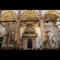 Verona, Basilica di S. Anastasia, Seitenschiff mit Orgel