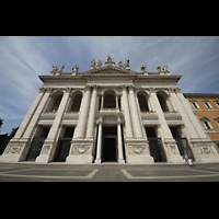 Roma (Rom), Basilica San Giovanni in Laterano (Rechte Chororgel), Fassade perspektivisch