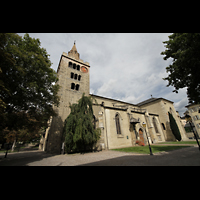 Sion (Sitten), Cathédrale Notre-Dame du Glarier, Außenansicht von der Seite mit Turm