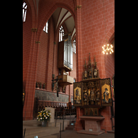 Frankfurt am Main, Kaiserdom St. Bartholomäus, Chororgel mit Liebfrauenaltar (rechts)