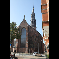 Hamburg, St. Katharinen (Chororgel), Außenansicht auf den Chor und Turm