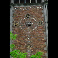 New York (NY), St. Bartholomew's Episcopal Church, Intarsien / Schmuck an der Außenwand