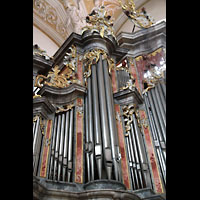 Bamberg, Pfarrkirche Unserer lieben Frau, Figurenschmuck und Verzierungen am Orgelprospekt