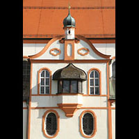 Andechs, Wallfahrtskirche (Klosterkirche), Detail der Seitenfassade