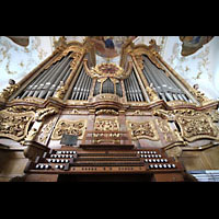 Andechs, Wallfahrtskirche (Klosterkirche), Orgel mit Spieltisch perspektivisch