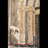 Trogir, Katedrala, Radovans Portal (Hauptportal) von 1240, linke Seite