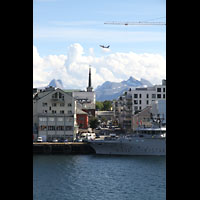 Bodø (Bodo), Domkirke, Domkirke vom Hafen / von der Hurtigruten aus gesehen