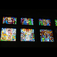 Hammerfest, St. Mikael, Bunte Glasfenster