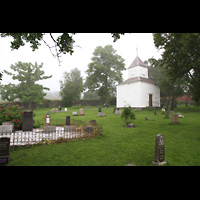 Harstad - Trondenes, Trondenes Kirke, Kirche mit umliegendem Friedhof
