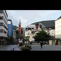 Bergen, Johanneskirke, Blick von der Fußgängerzone Rosenbergsgaten zur Kirche