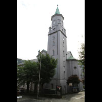Bergen, St. Paul (kath.), Chor von außen mit Turm