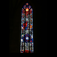 Ulm, Münster (Chororgel), Buntes Fenster mit Glasmalerei