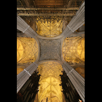Sevilla, Catedral (Hauptorgel), Vierung mit Orgeln und Blick in die Bóveda de estrella