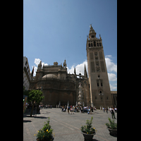 Sevilla, Catedral (Hauptorgel), Außenansicht mit Giralda