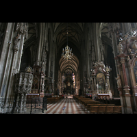 Wien (Vienna), Stephansdom (Orgelanlage), Innenraum / Hauptschiff in Richtung Chor