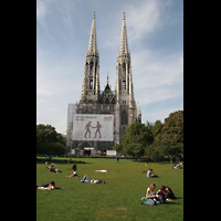 Wien (Vienna), Votivkirche, Sigmund-Freud-Park mit Votivkirche