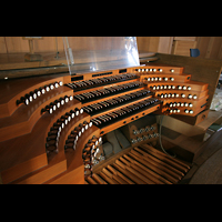 Ingolstadt, Liebfrauenmünster (Chororgel / Bach-Orgel, Spieltisch von der Seite