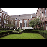 Kirchgarten und südliches Seitenschiff Amsterdam, Waalse Kerk (Oude Walenkerk), Kirchgarten und südliches Seitenschiff