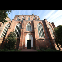 Südlicher Chorraum vom Martinikerkhof aus gesehen Groningen, Martinikerk, Südlicher Chorraum vom Martinikerkhof aus gesehen