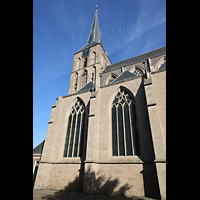 Südliches Seitenschiff und Turm vom Muntplein aus gesehen Kampen, Sint Nicolas Bovenkerk, Südliches Seitenschiff und Turm vom Muntplein aus gesehen